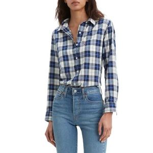 Levi’s Boyfriend Button Back Plaid Long Sleeve Top